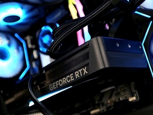 Centre Com Hitman Core Ultra 5 245K RTX 5070 with Windows 11 Home